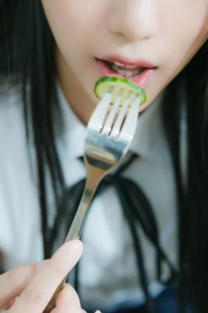 女销售的秘密3_超清神马影院手机在线