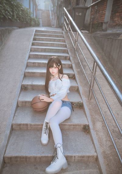 优雅的娼妇2_4K高清在线
